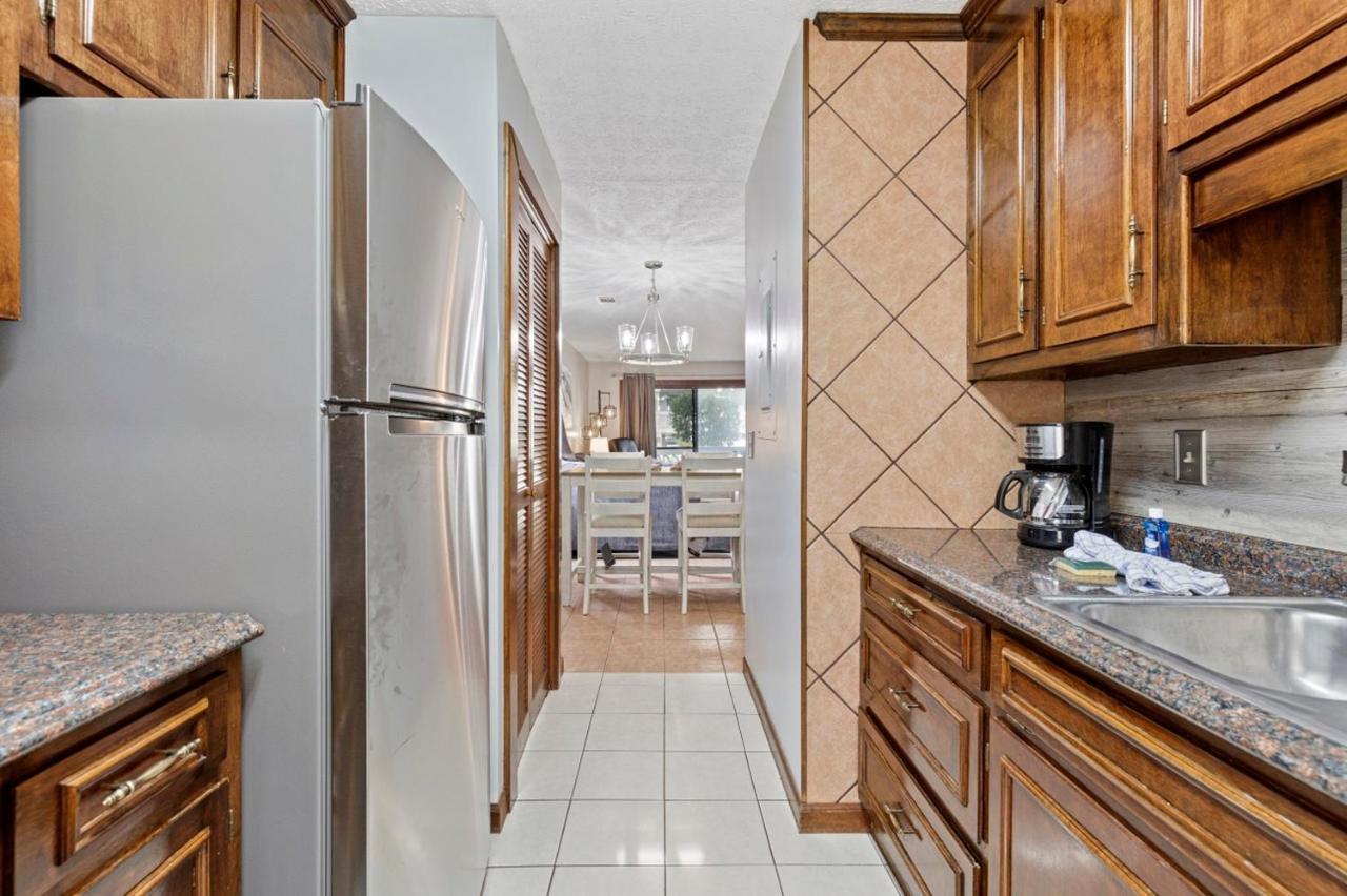 Spacious Modern Condo - 1St Floor - One Block To The Beach Myrtle Beach Dış mekan fotoğraf