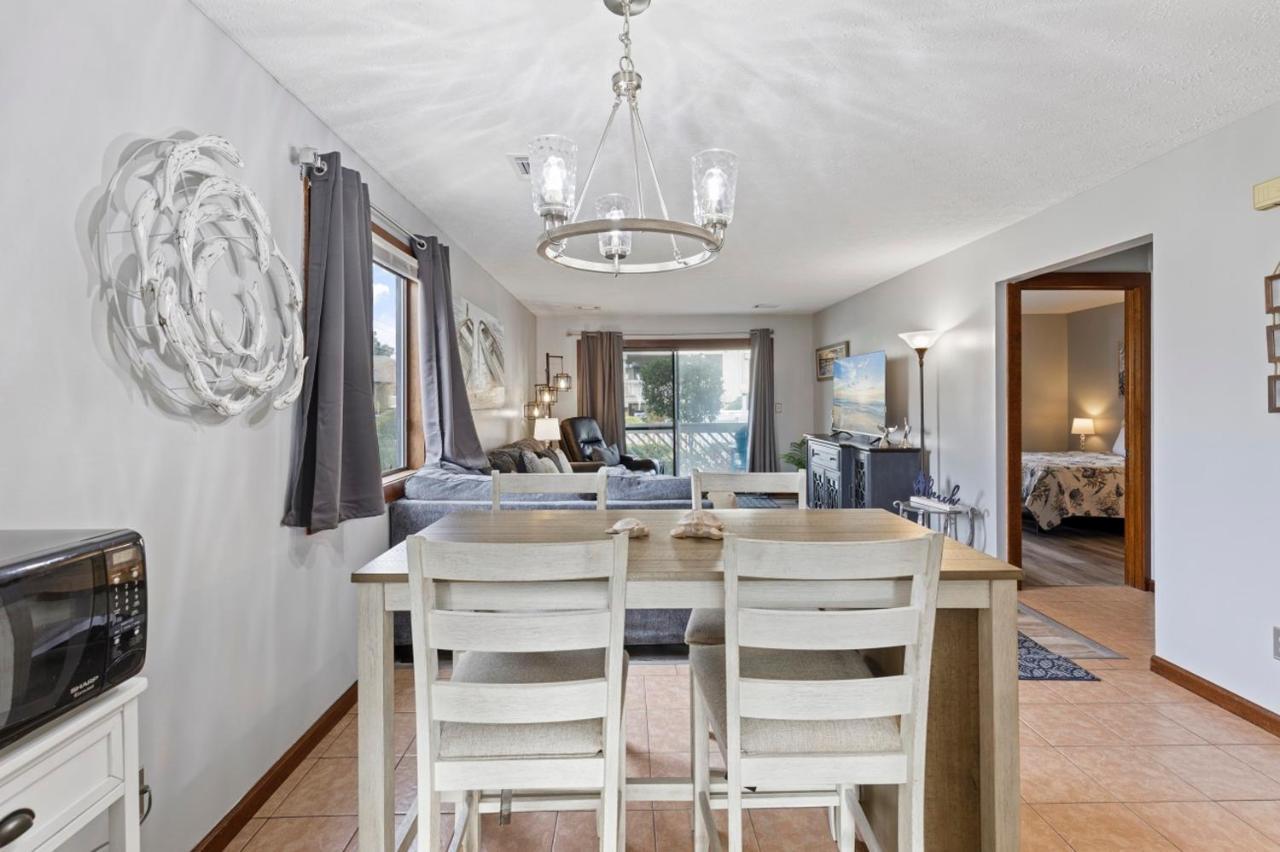 Spacious Modern Condo - 1St Floor - One Block To The Beach Myrtle Beach Dış mekan fotoğraf